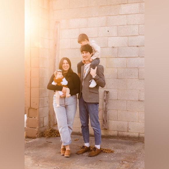 Meet your Posher, Sam - Picture 3 of 7